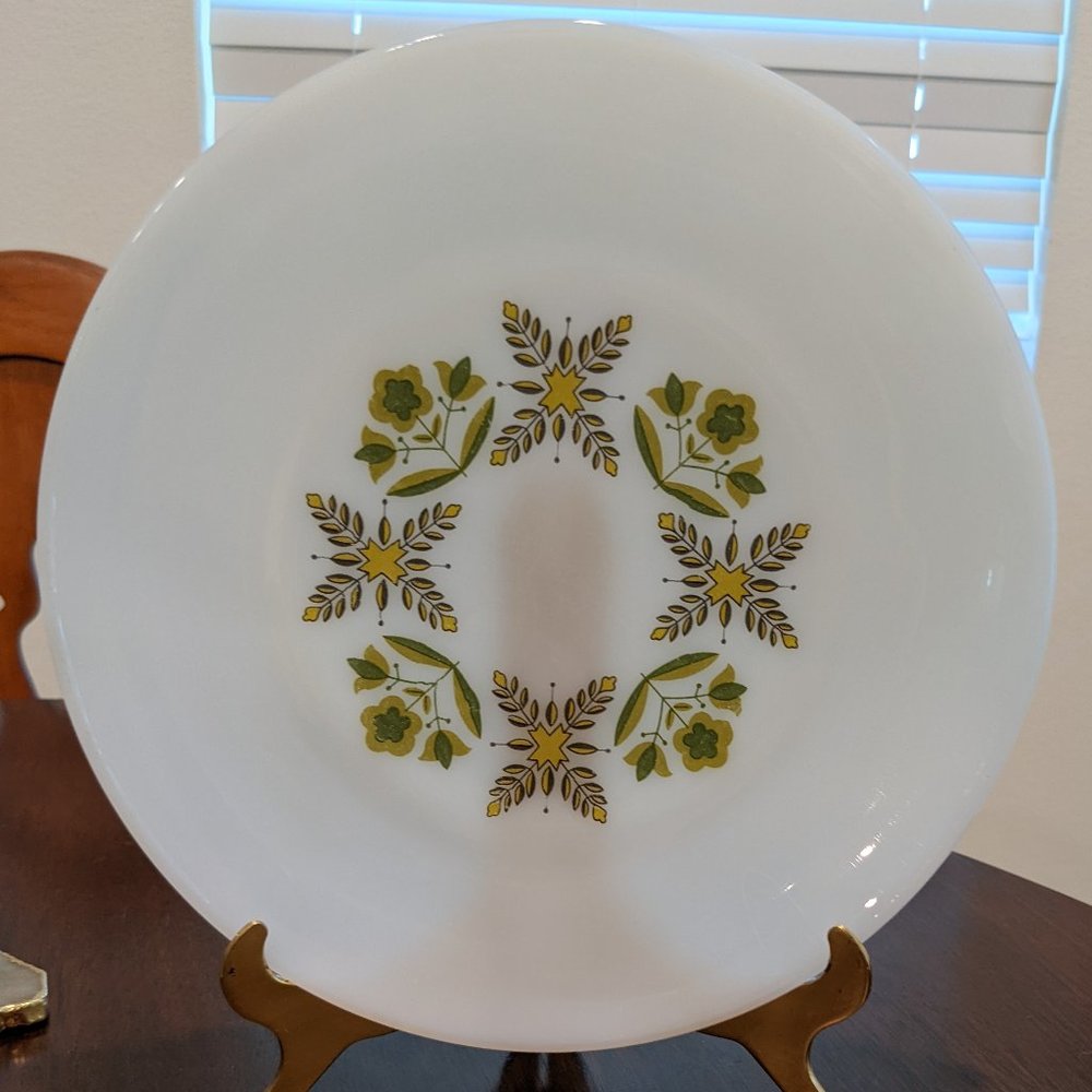 Anchor Hocking Suburbia Green Meadow Plates